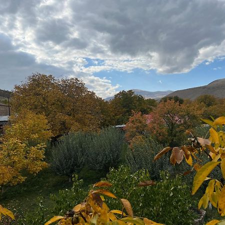 Zove Rural Cottage With Garden Views K'arashamb Exteriér fotografie