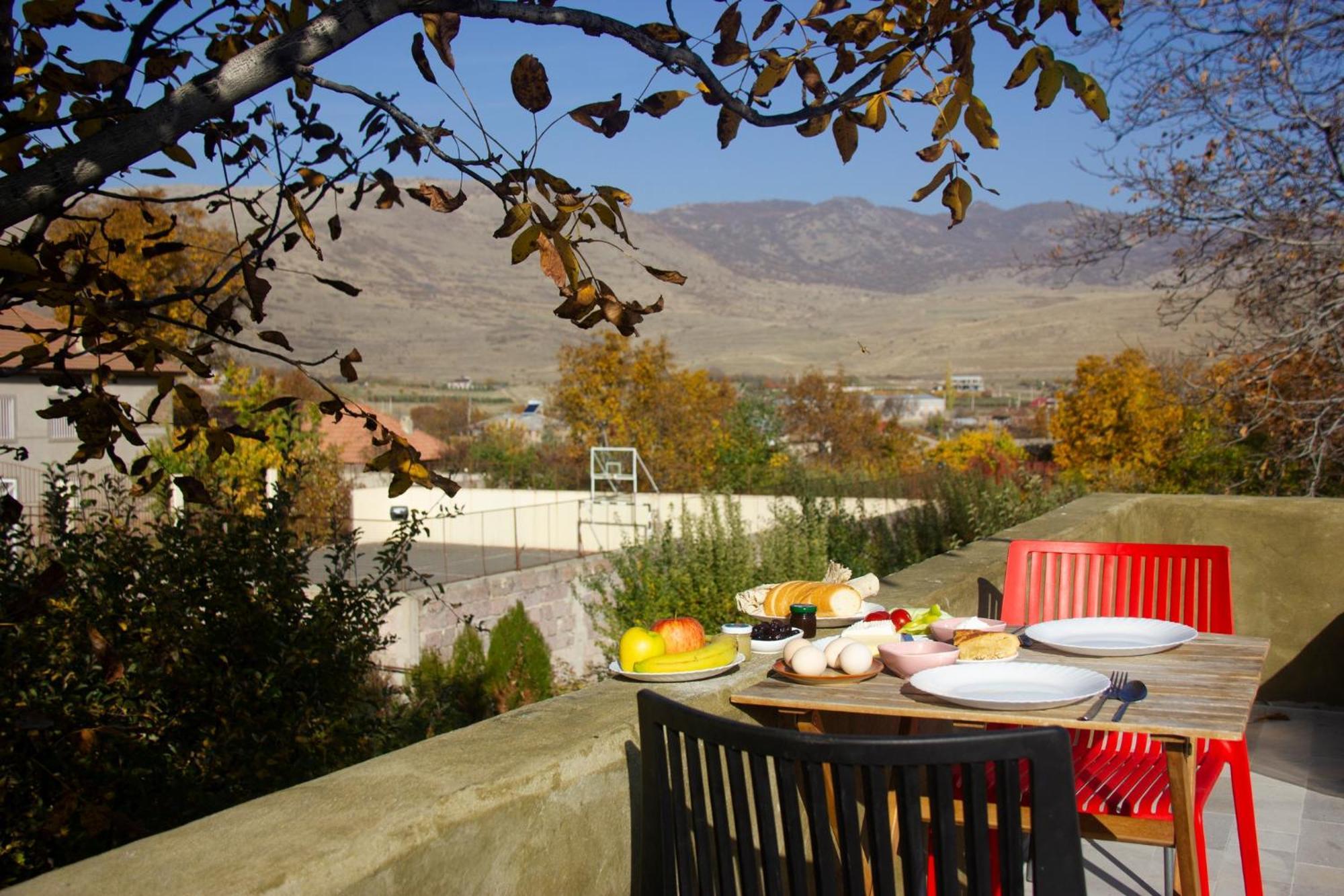 Zove Rural Cottage With Garden Views K'arashamb Exteriér fotografie