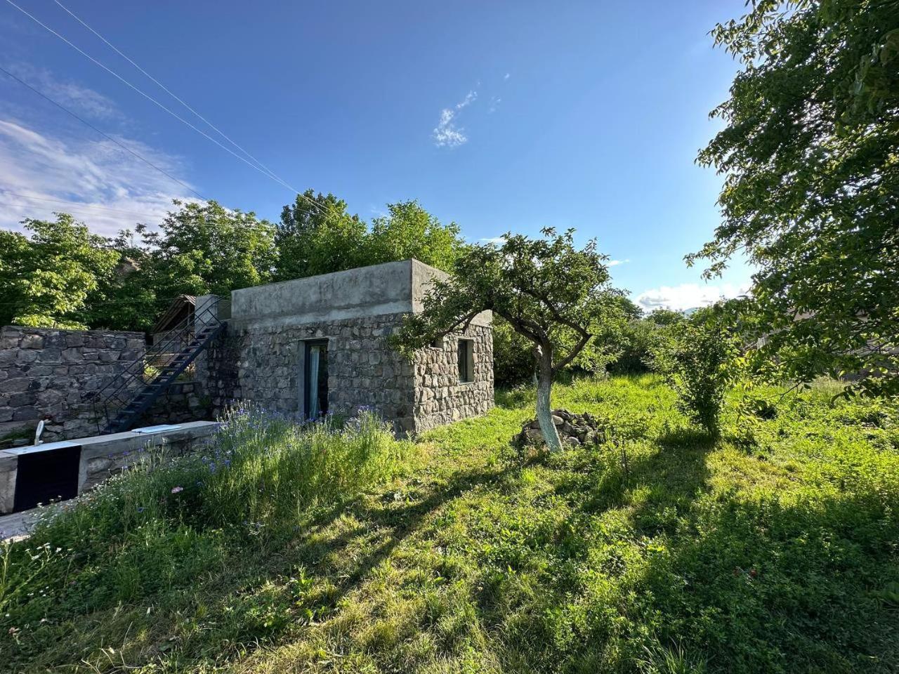 Zove Rural Cottage With Garden Views K'arashamb Exteriér fotografie